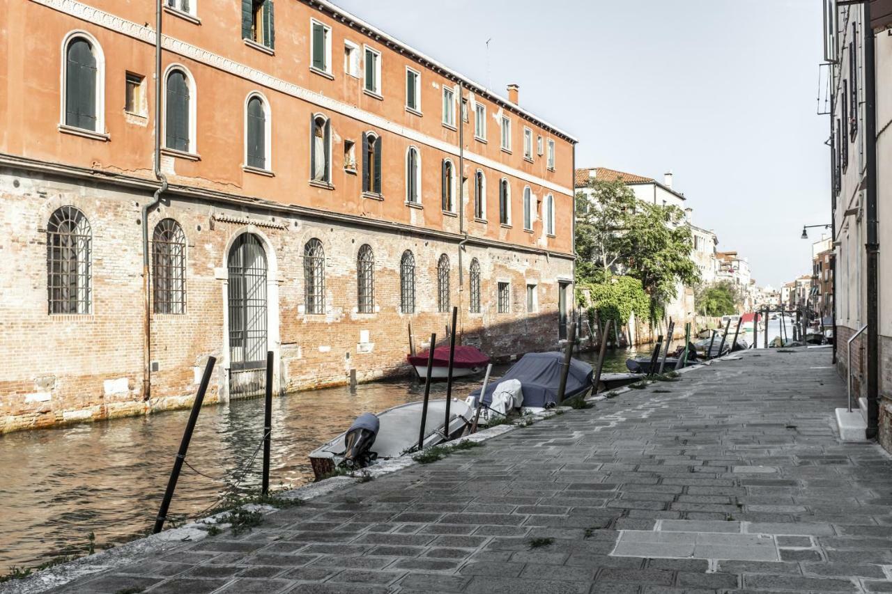 Elegant Fornasa Vecia, Canal View With A Beautiful Garden R&R Apartment Venice Exterior photo