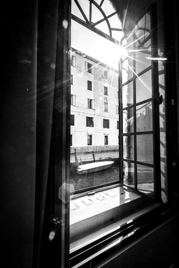 Elegant Fornasa Vecia, Canal View With A Beautiful Garden R&R Venice Exterior photo