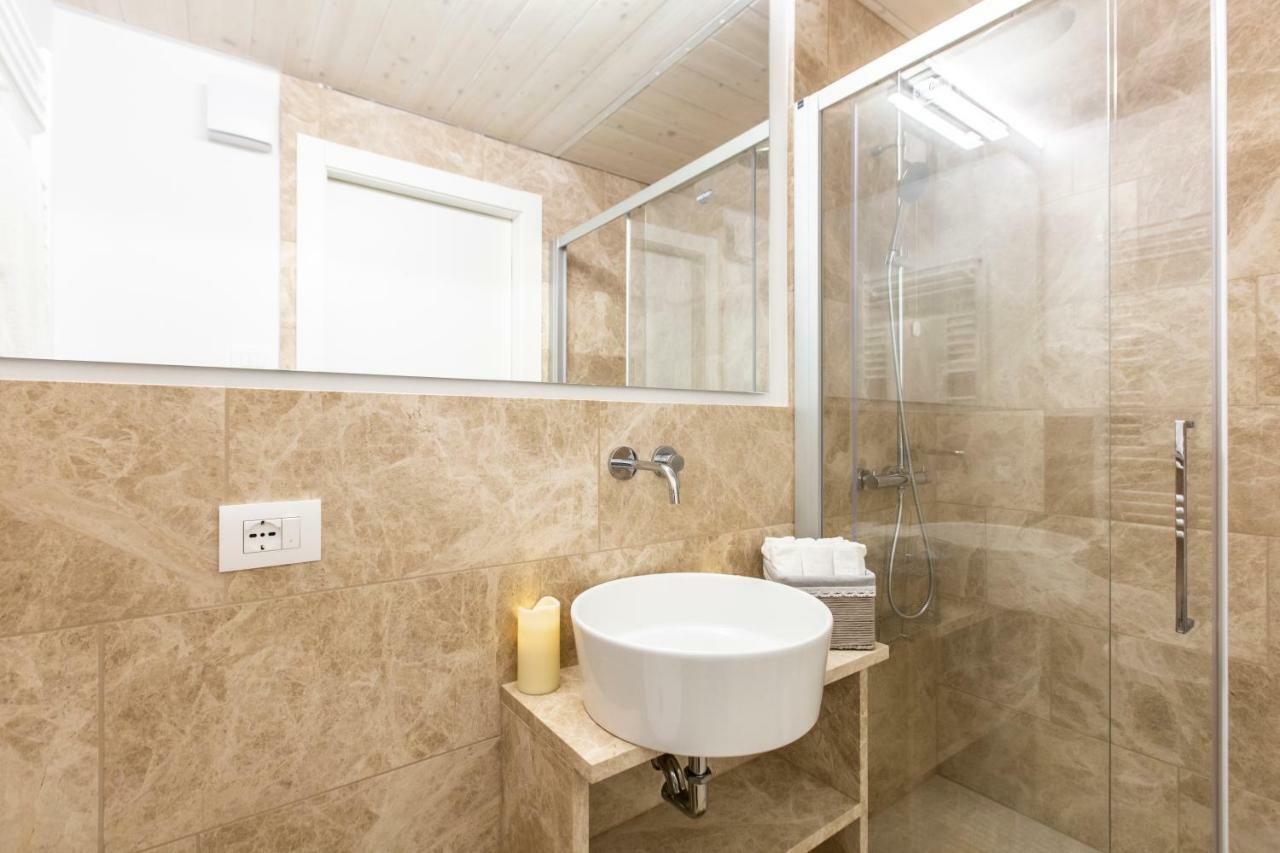 Elegant Fornasa Vecia, Canal View With A Beautiful Garden R&R Venice Exterior photo